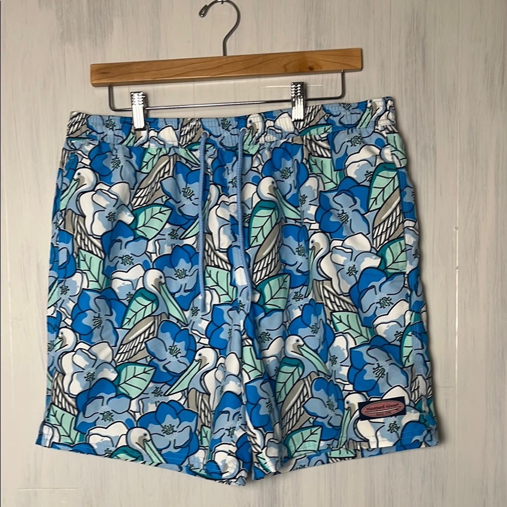 Vineyard Vines Men's Blue Floral Chappy Swim Trunks Drawstring Shorts Size L